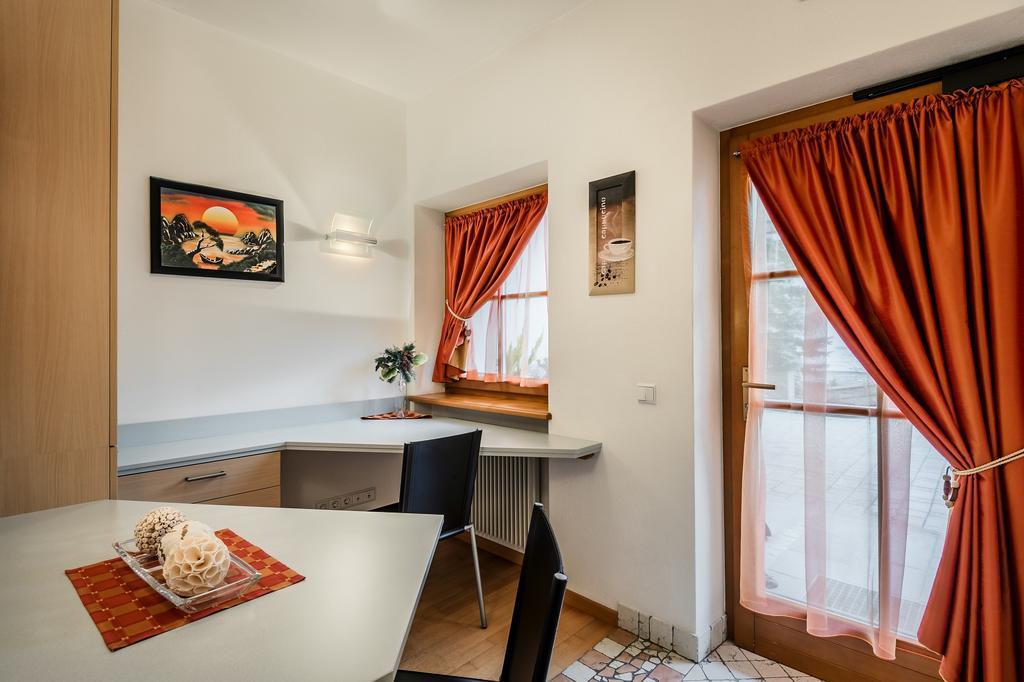 סאן קאסיאנו Taela Apartments מראה חיצוני תמונה